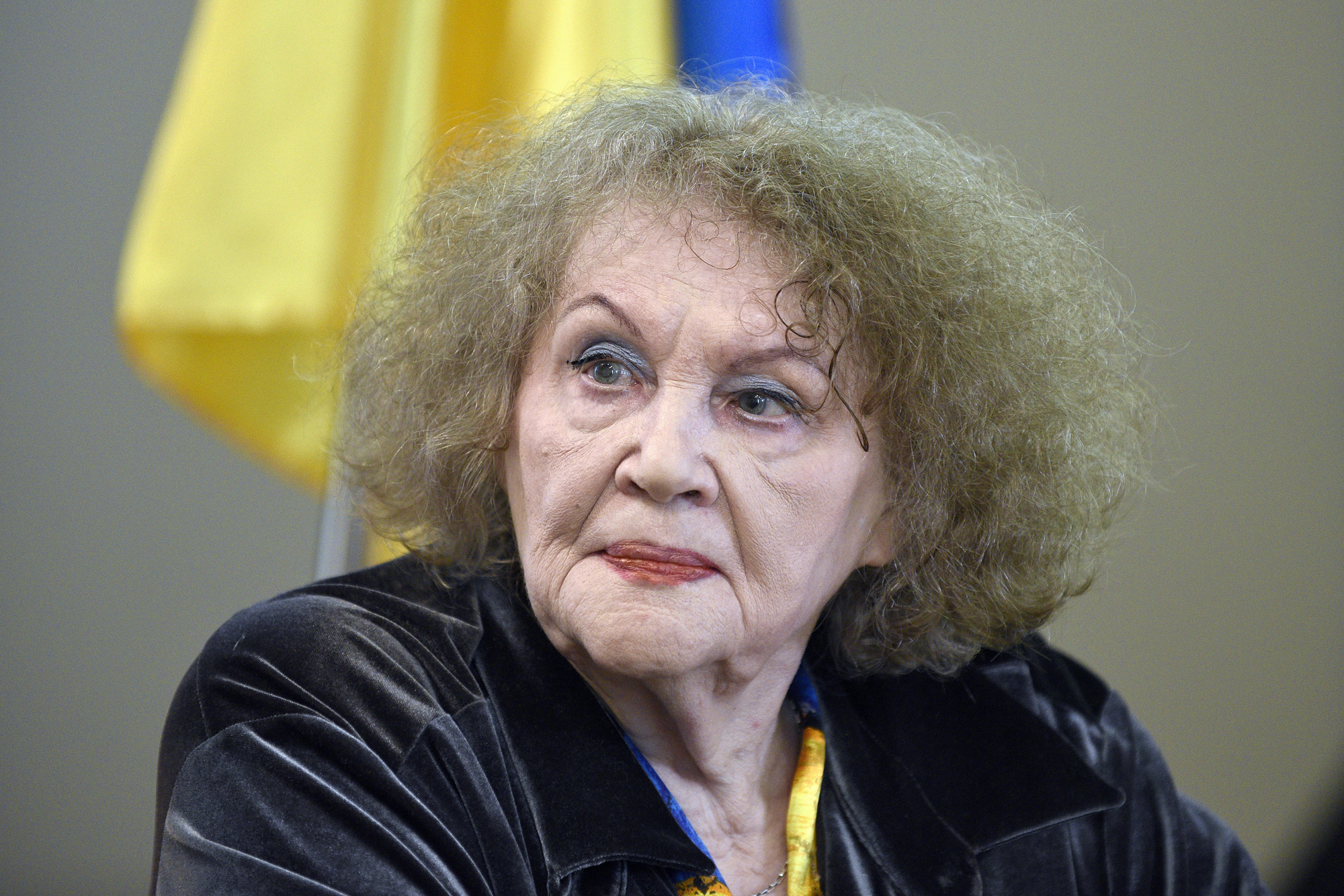 Як живе Ліна Костенко: рідкісні фото з квартири найвідомішої поетеси України